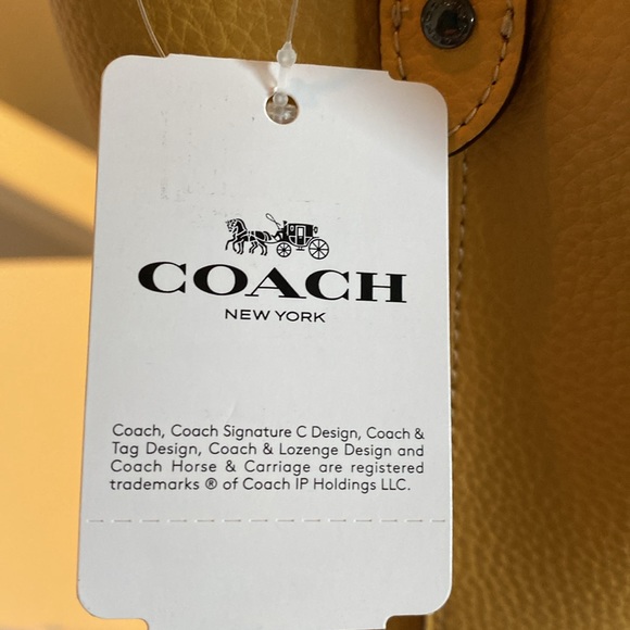 New Coach Bucket Handbag 🌺 - Picture 3 of 13
